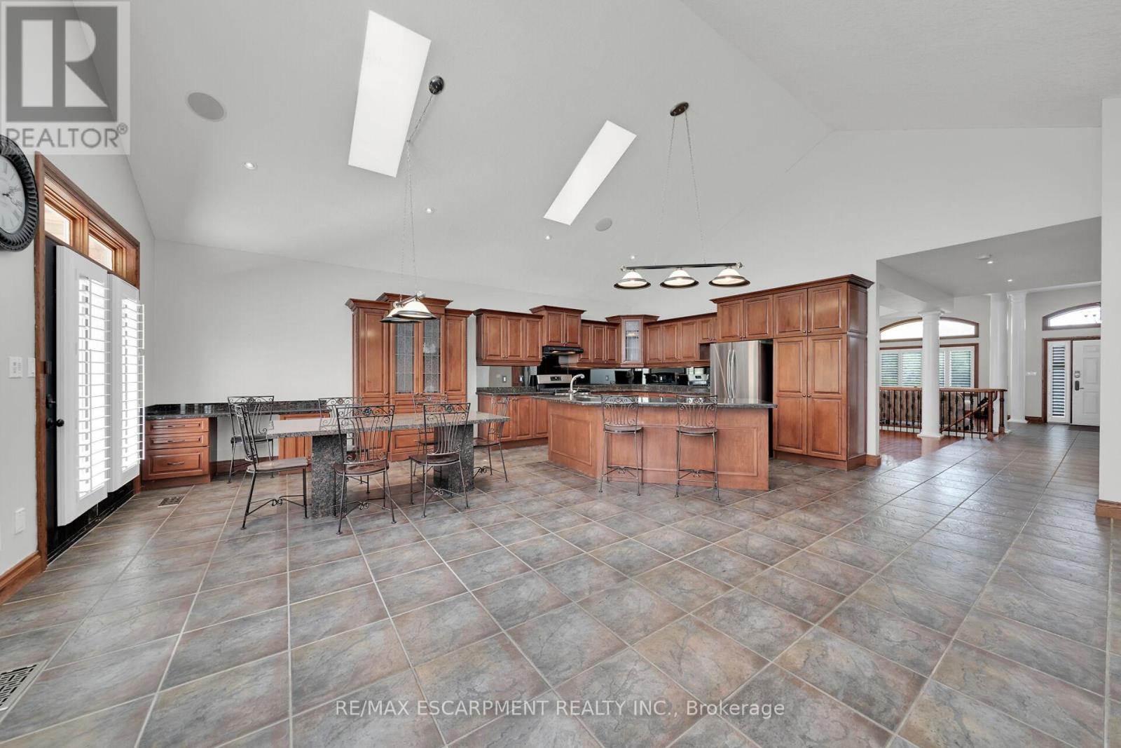 Photo 19 of 117 Christopher Drive, Hamilton ON