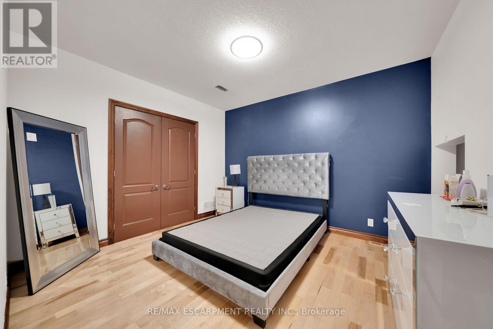 Photo 27 of 117 Christopher Drive, Hamilton ON
