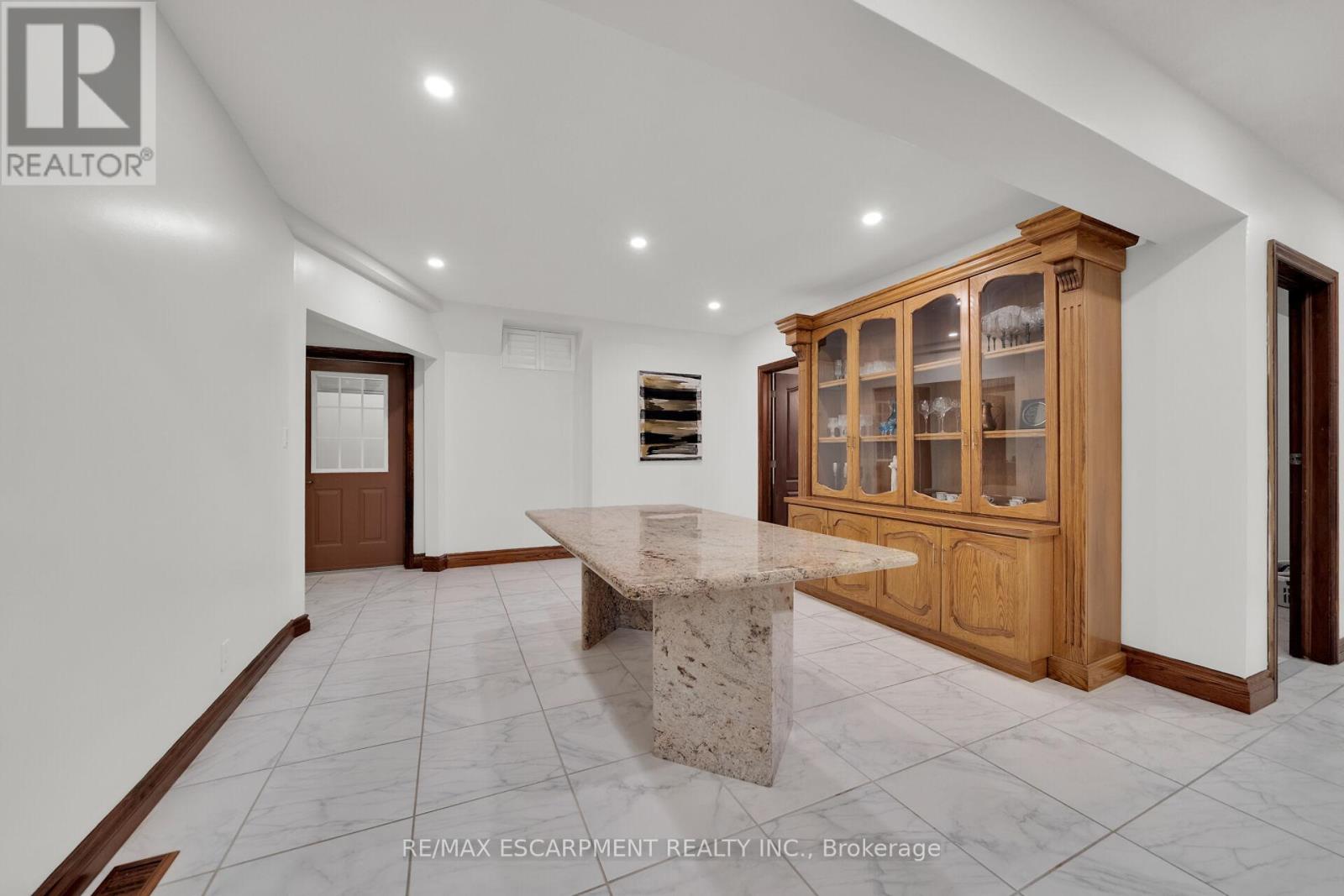 Photo 29 of 117 Christopher Drive, Hamilton ON