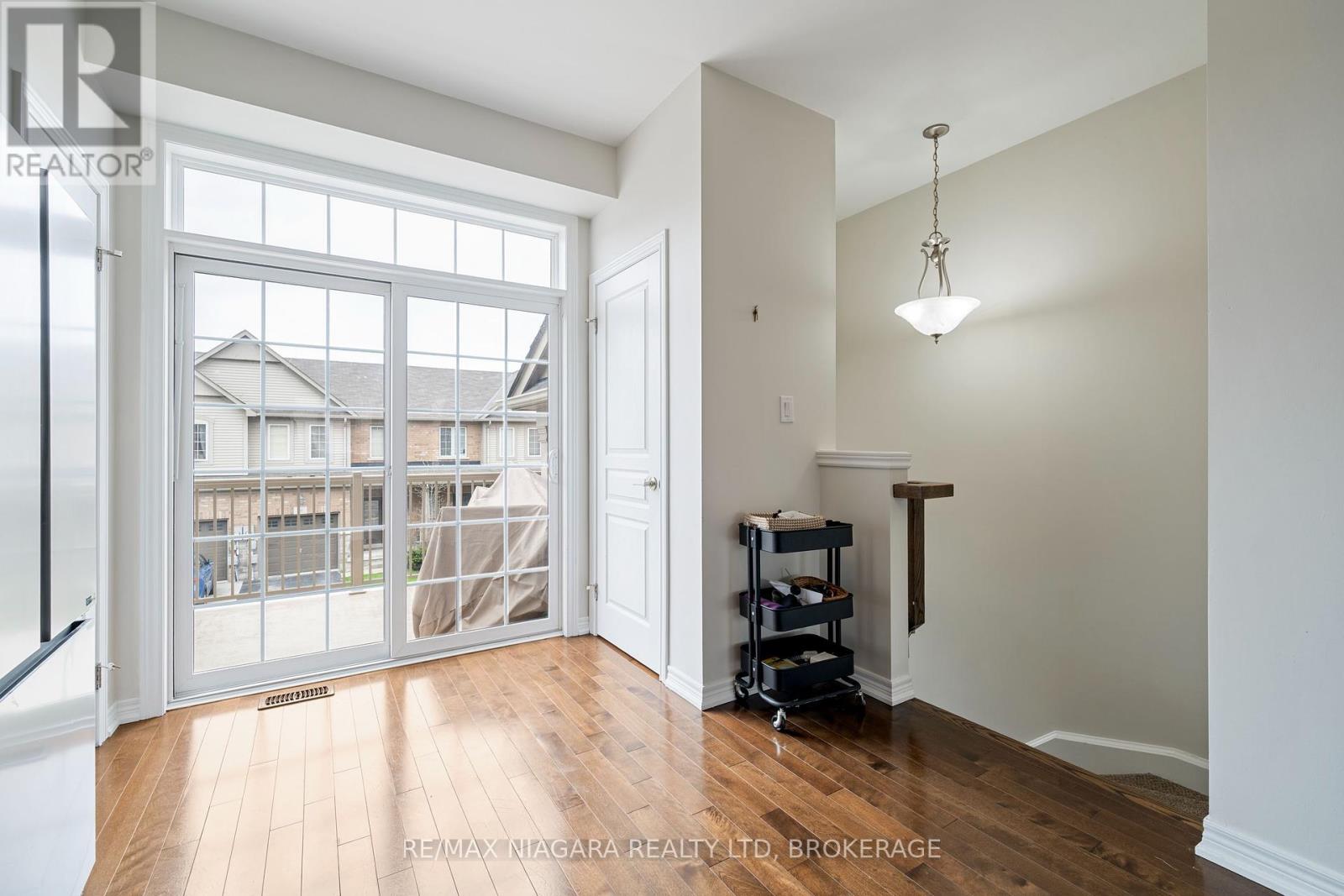 Photo 5 of 19 541 Winston Road, Grimsby ON
