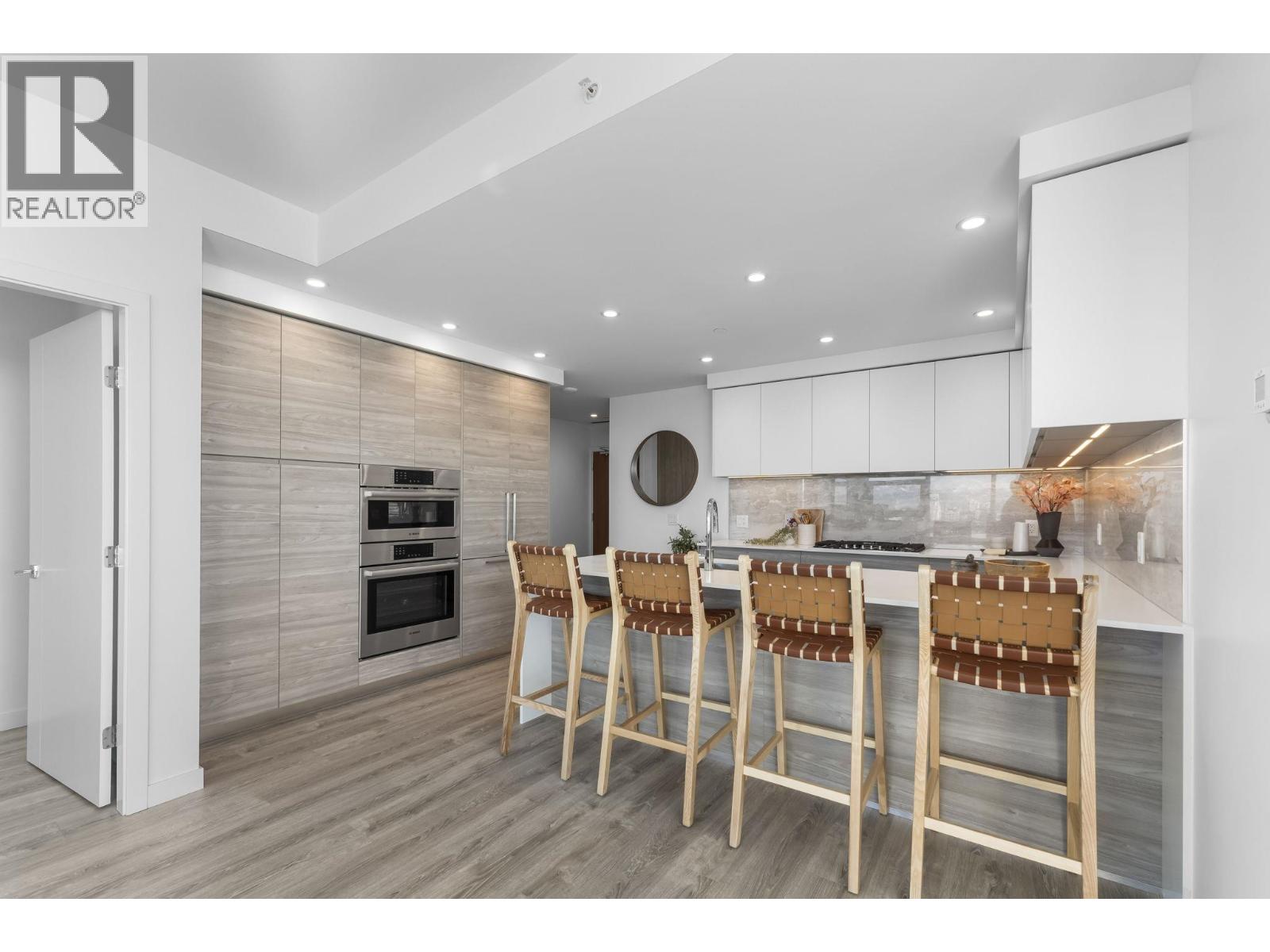Photo 10 of 3903 680 Quayside Drive, New Westminster BC