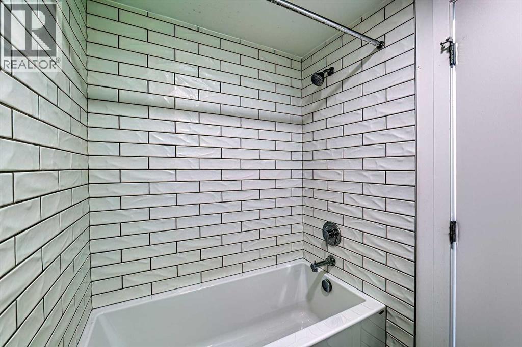 Single Family House High rise for Sale in   A Street NW Sunnyside Calgary 