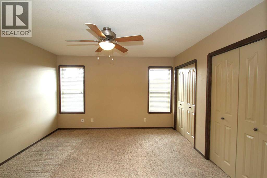 Photo 19 of 83 Vickers Close, Red Deer AB