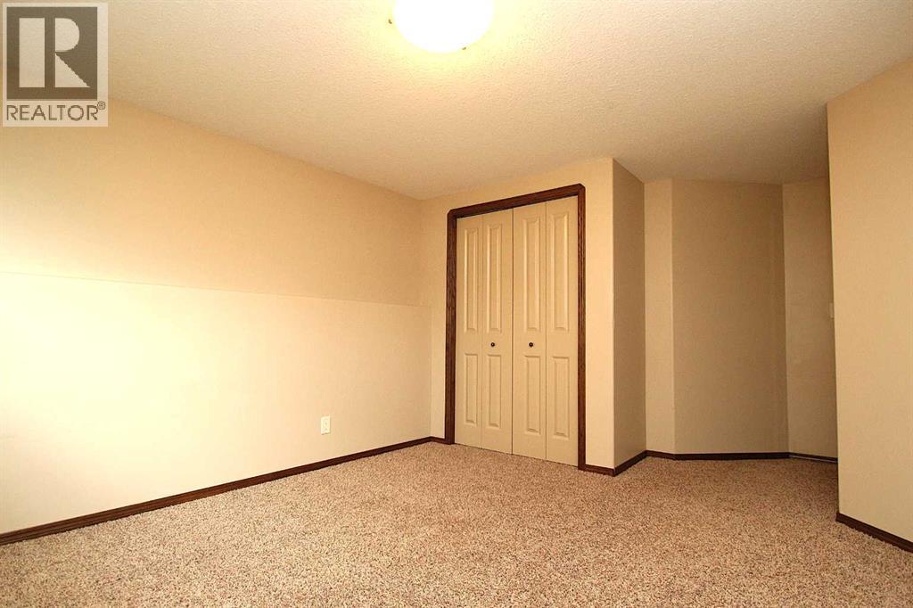 Photo 27 of 83 Vickers Close, Red Deer AB