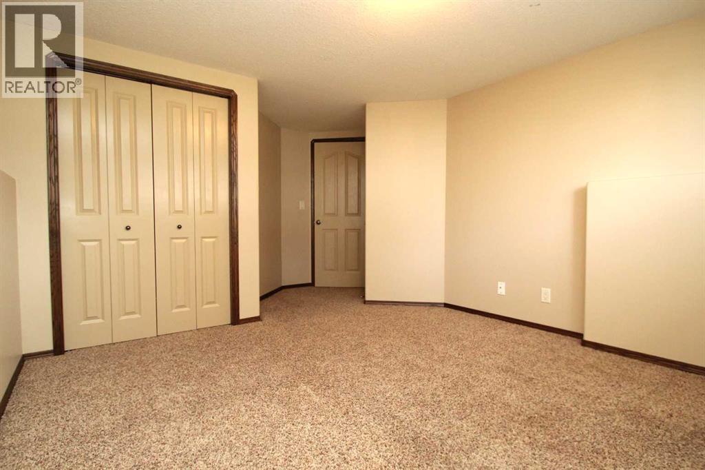 Photo 28 of 83 Vickers Close, Red Deer AB