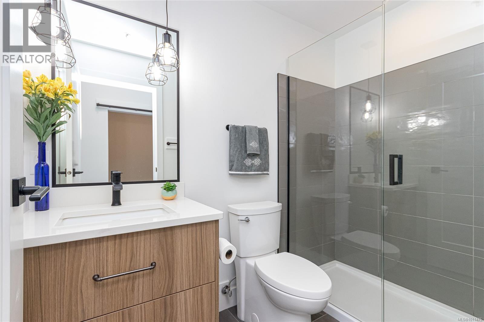 307 515 Chatham Street, Victoria