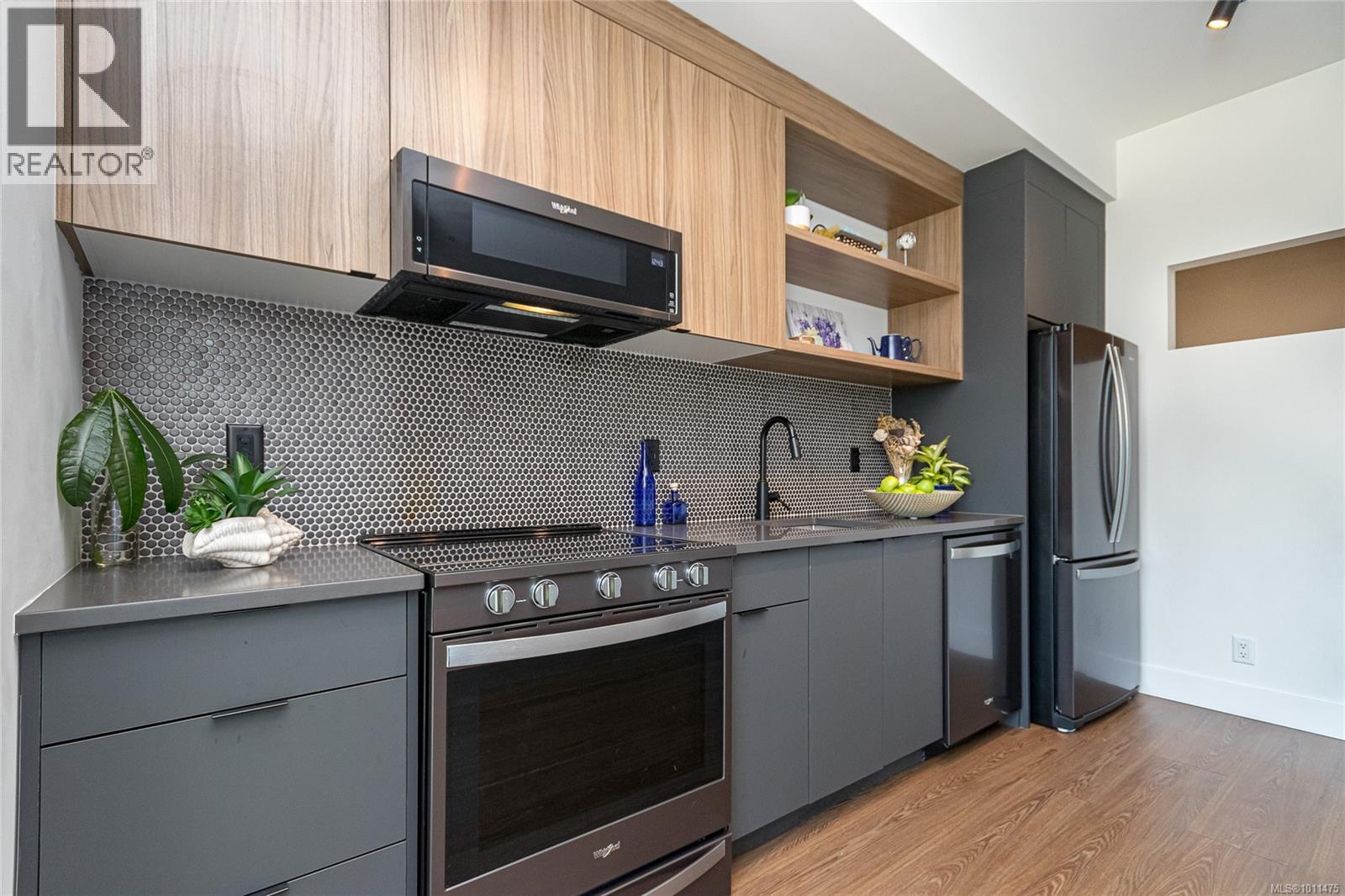 307 515 Chatham Street, Victoria