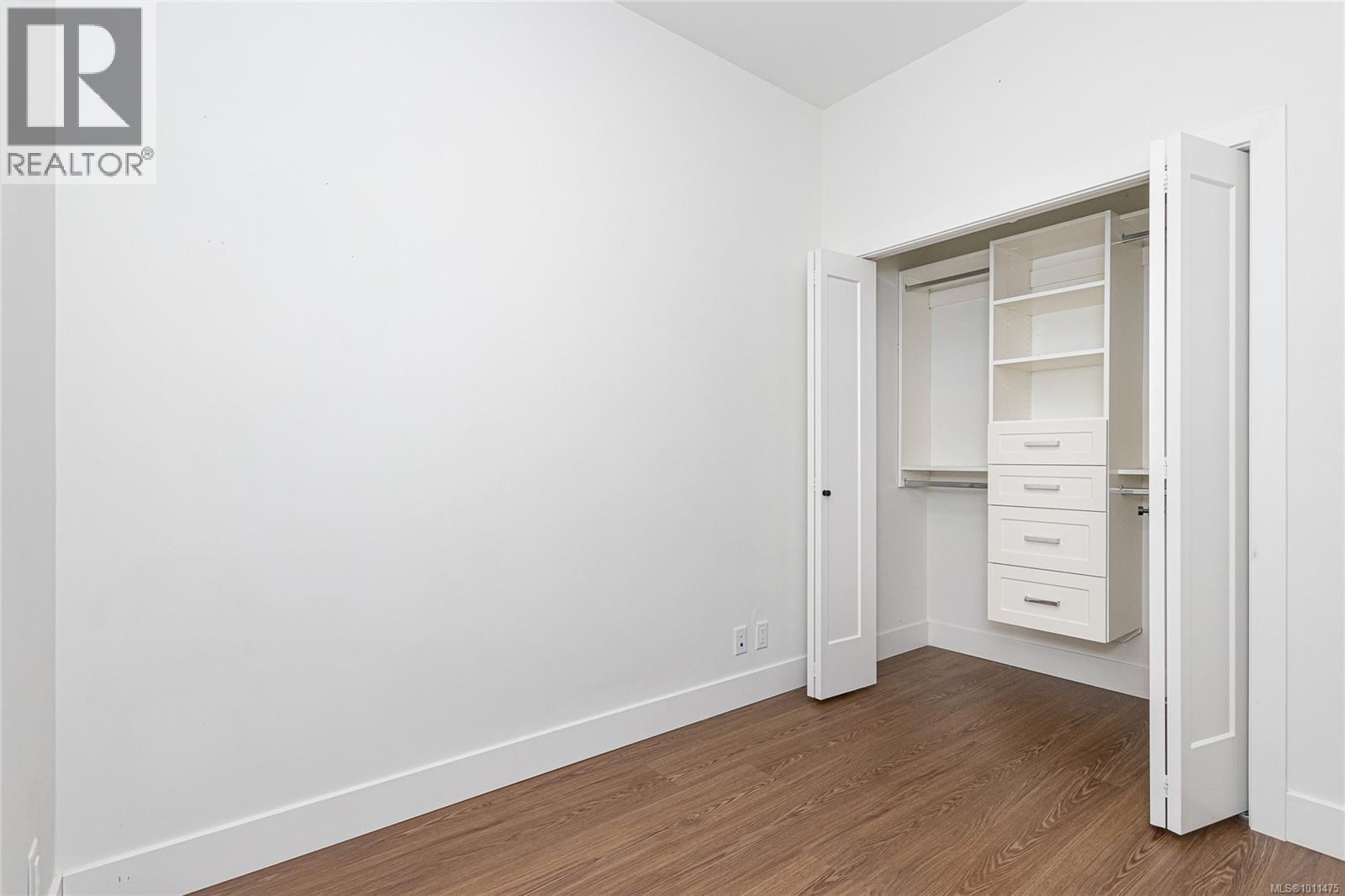 307 515 Chatham Street, Victoria
