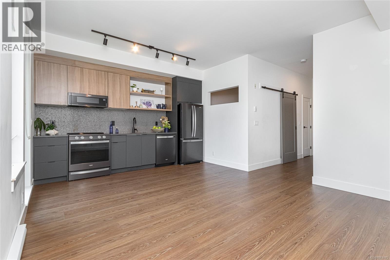 307 515 Chatham Street, Victoria