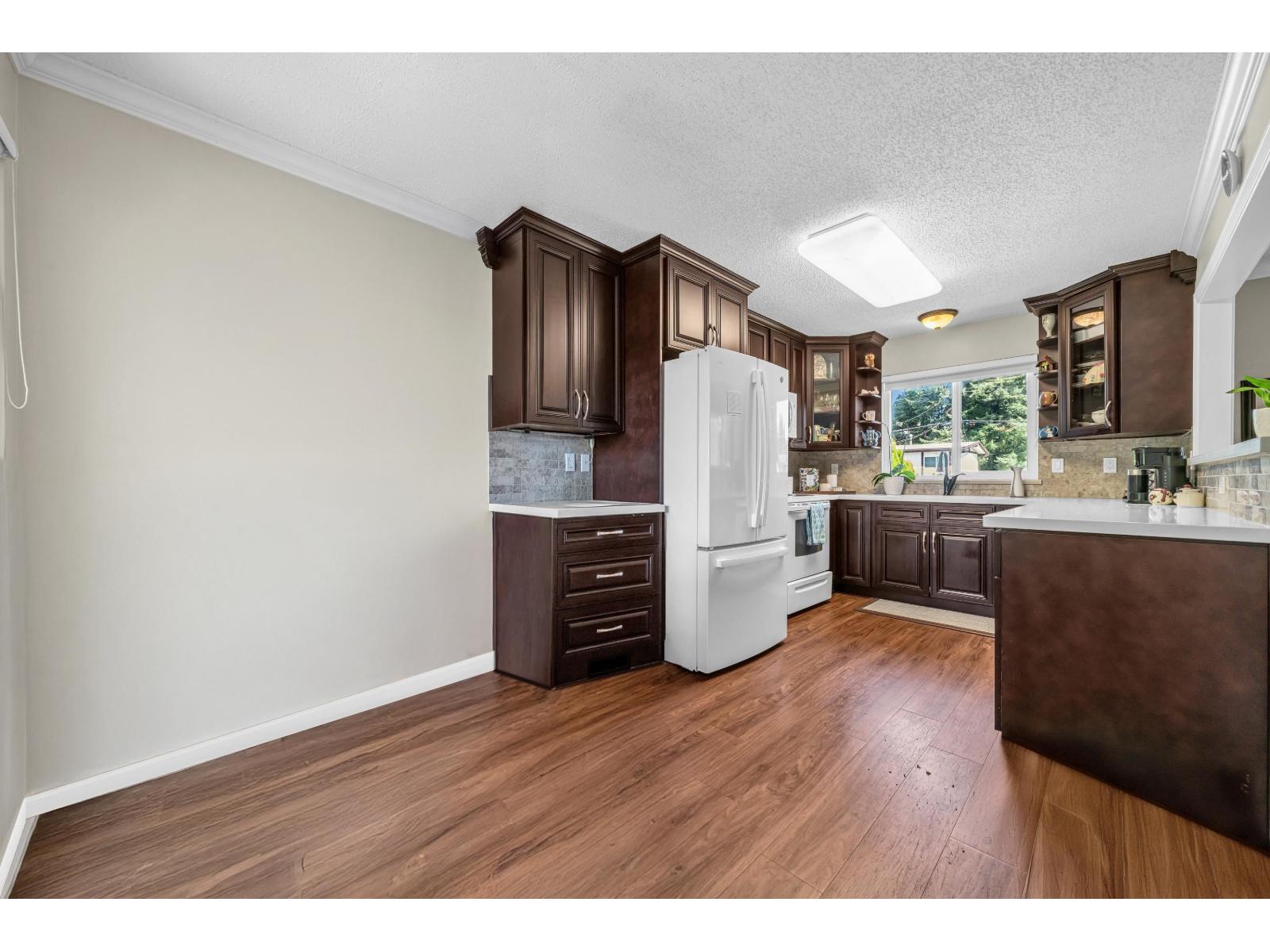 Photo 11 of 26580 28 B Avenue, Langley BC