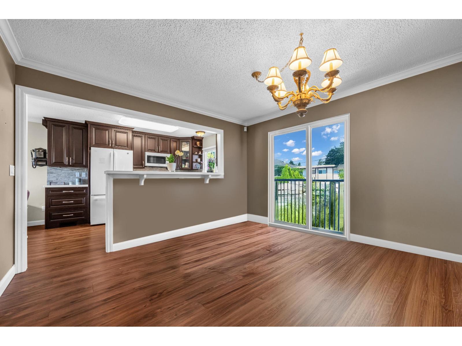 Photo 6 of 26580 28 B Avenue, Langley BC