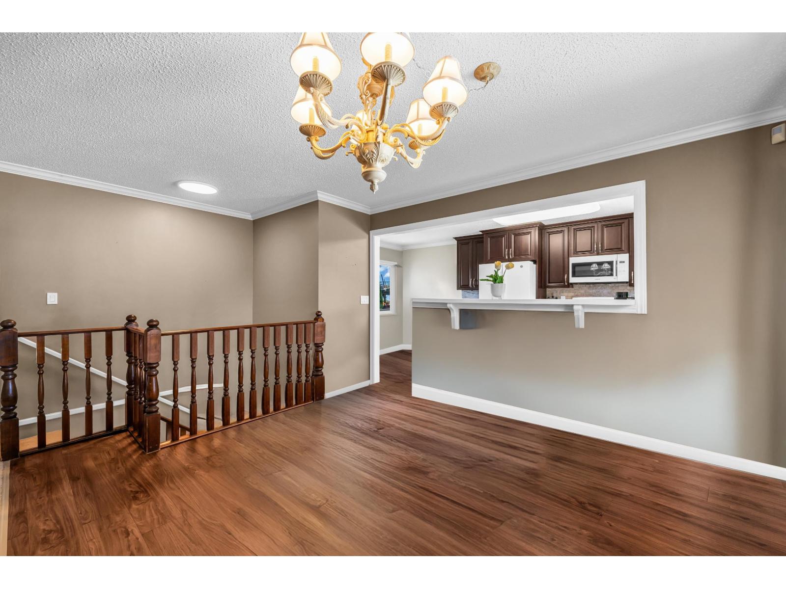 Photo 8 of 26580 28 B Avenue, Langley BC