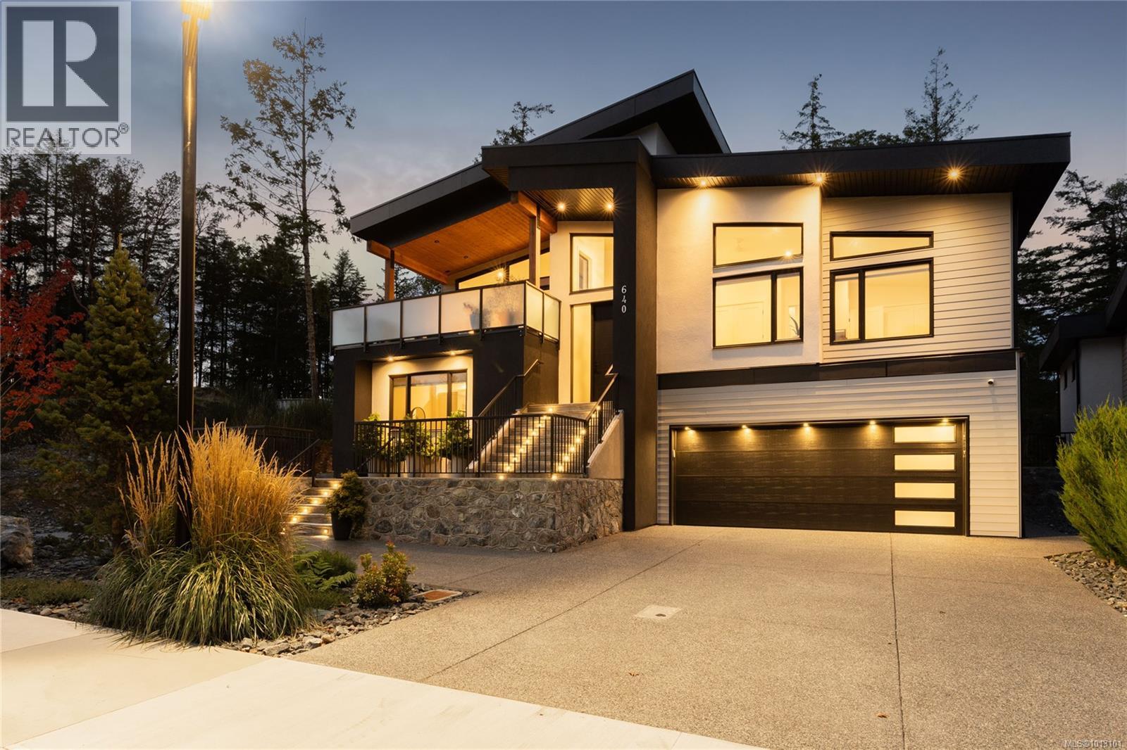 Photo 1 of 640 Medalist Ave, Colwood BC