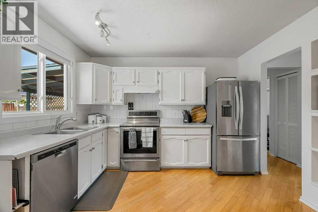 Photo 15 of 159 Rundlehorn Crescent Ne, Calgary AB