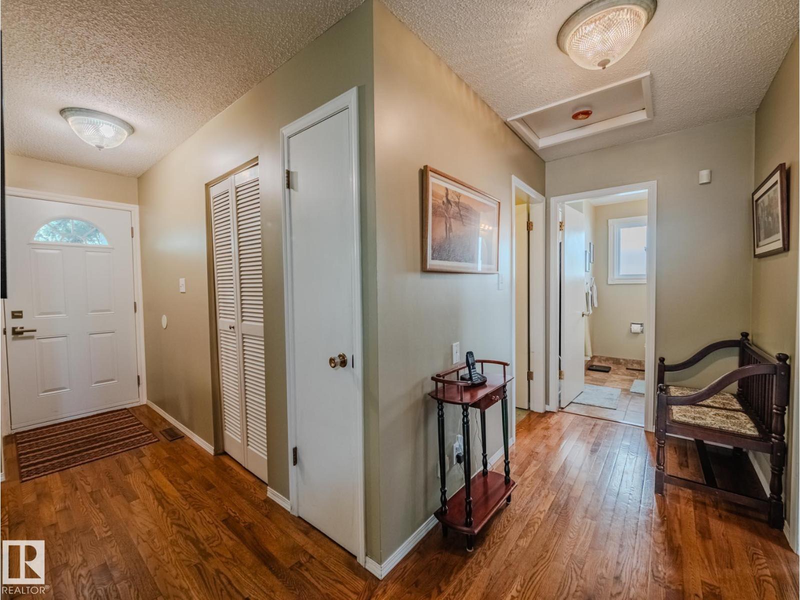 Photo 20 of 50 Flagstone Cr, St Albert AB