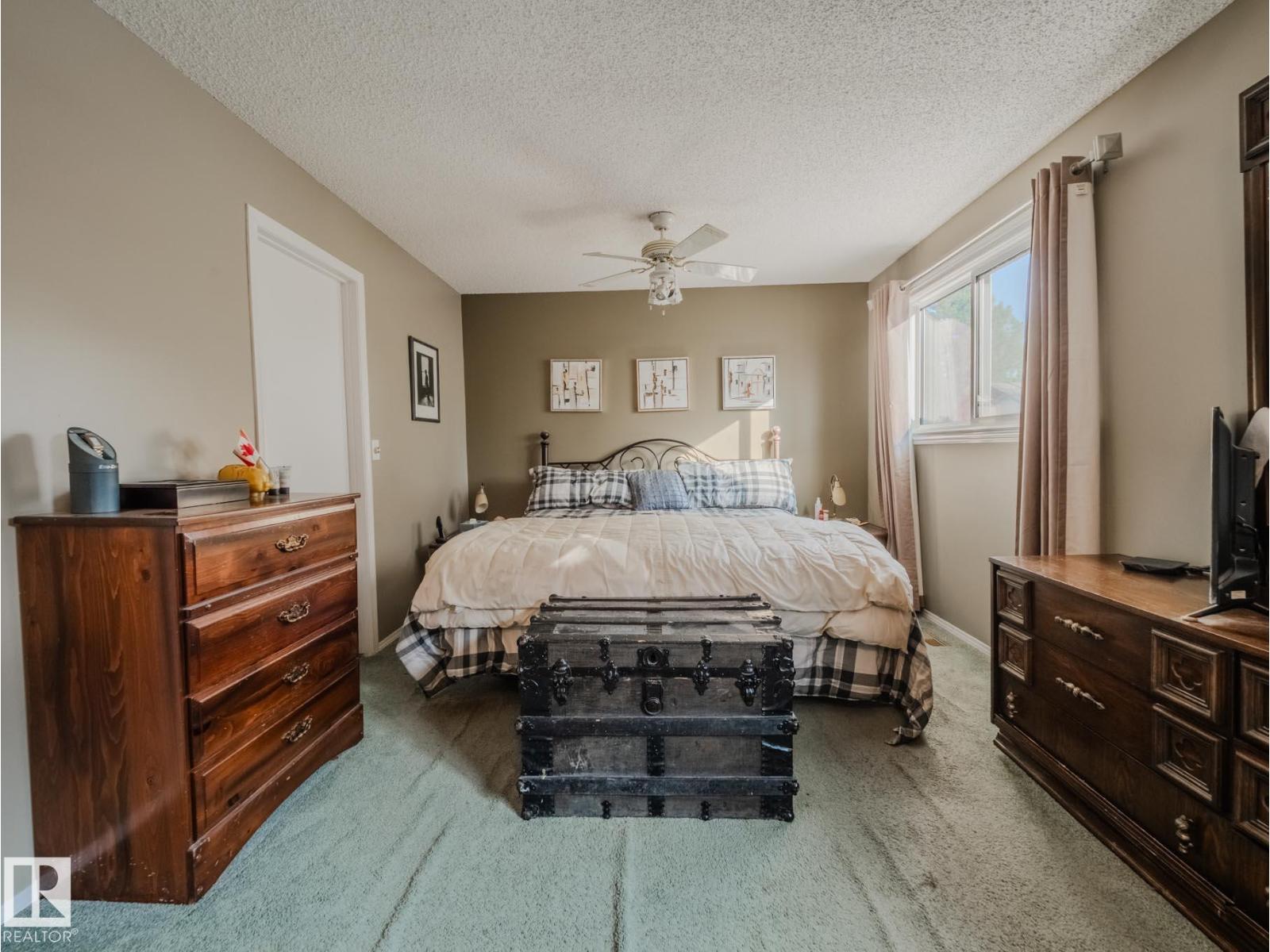 Photo 22 of 50 Flagstone Cr, St Albert AB