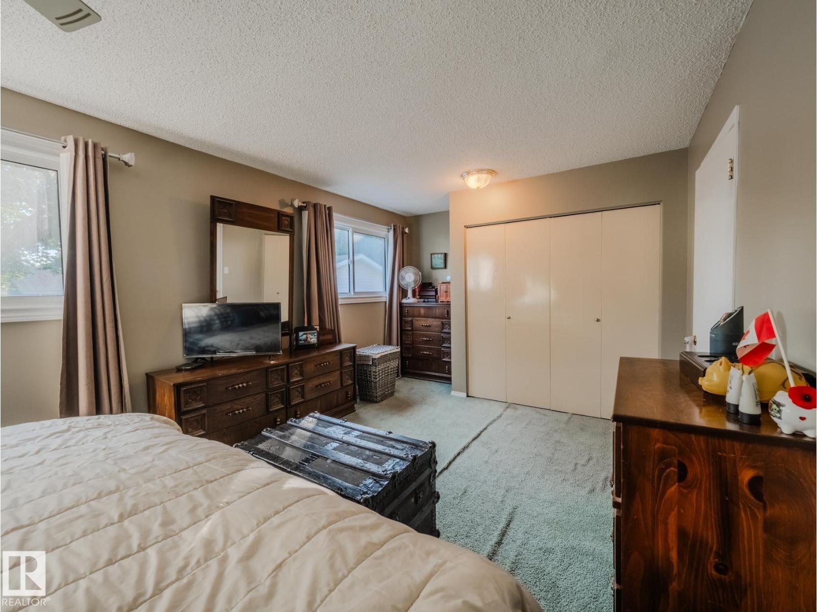 Photo 24 of 50 Flagstone Cr, St Albert AB