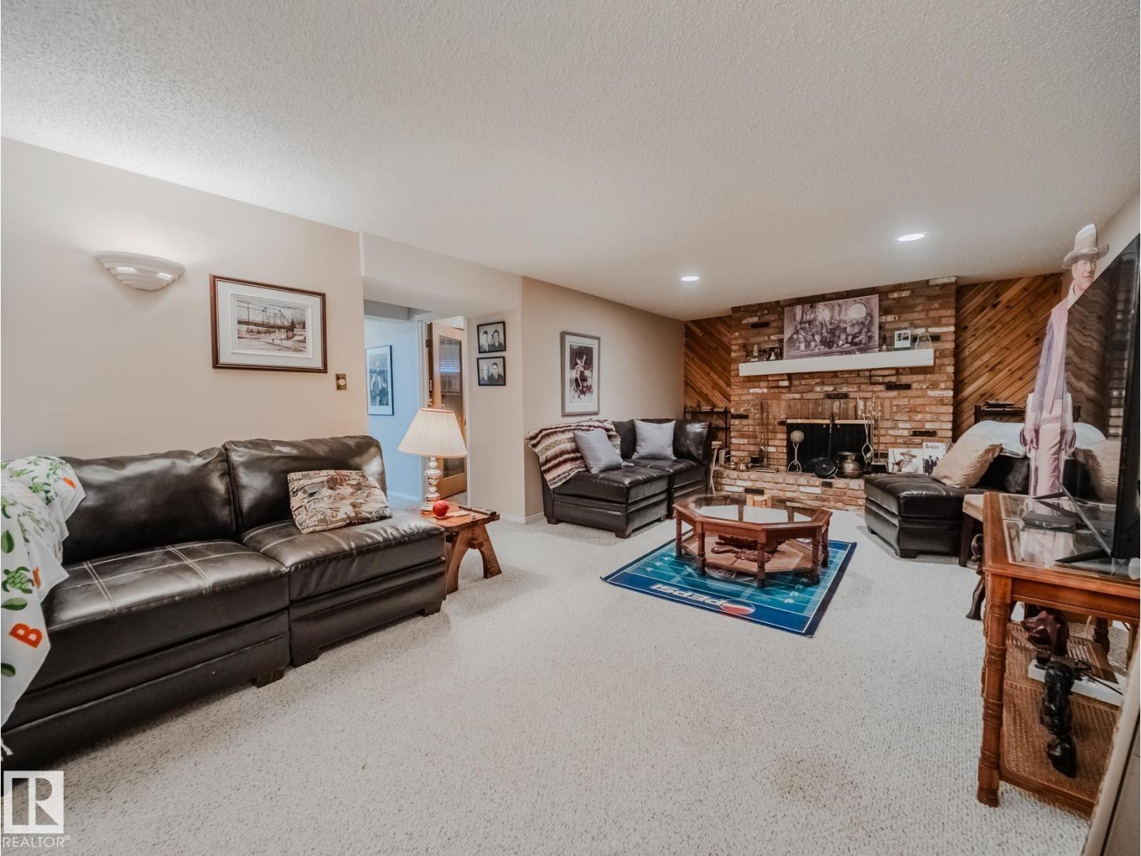 Photo 32 of 50 Flagstone Cr, St Albert AB