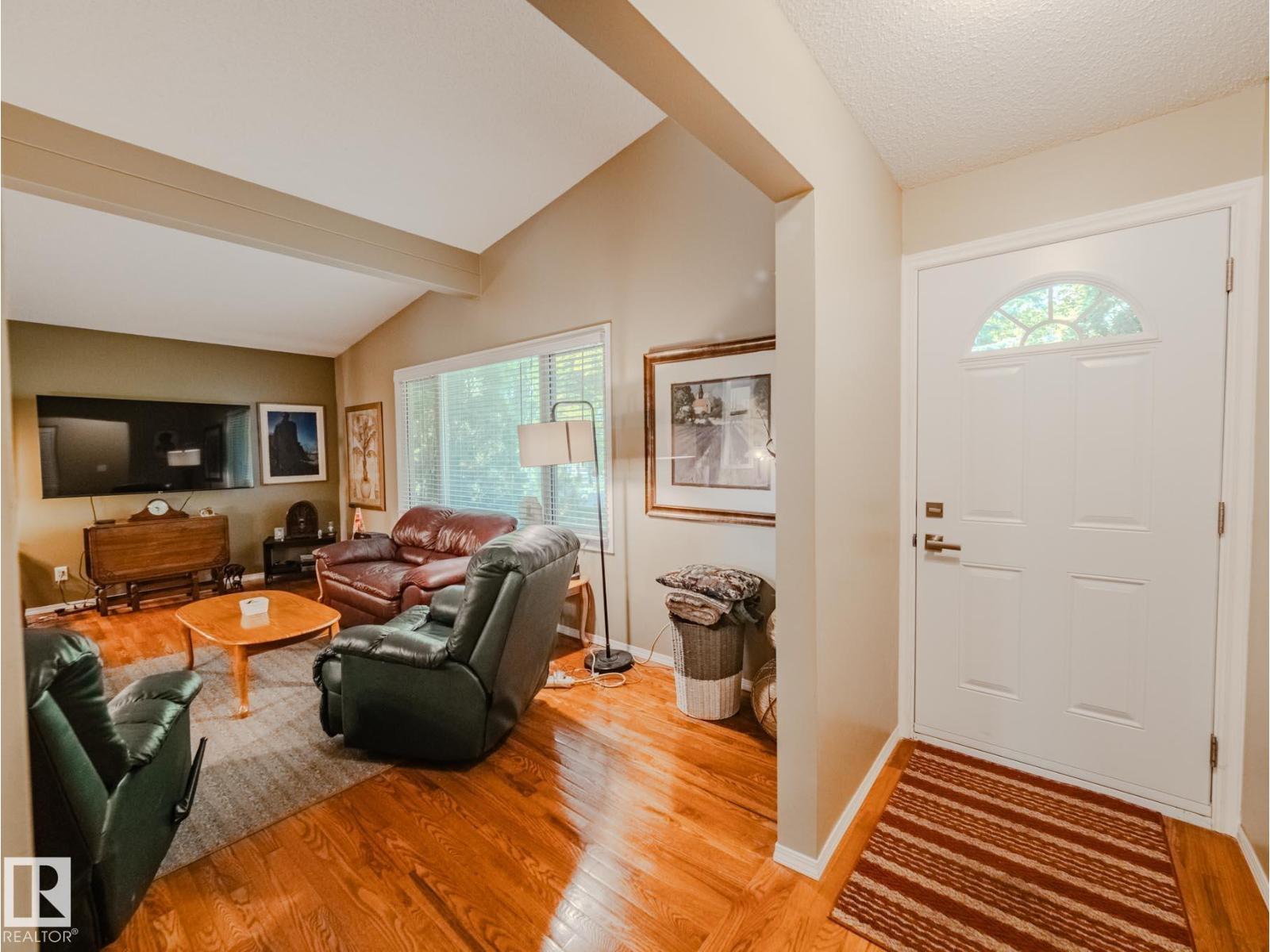 Photo 4 of 50 Flagstone Cr, St Albert AB