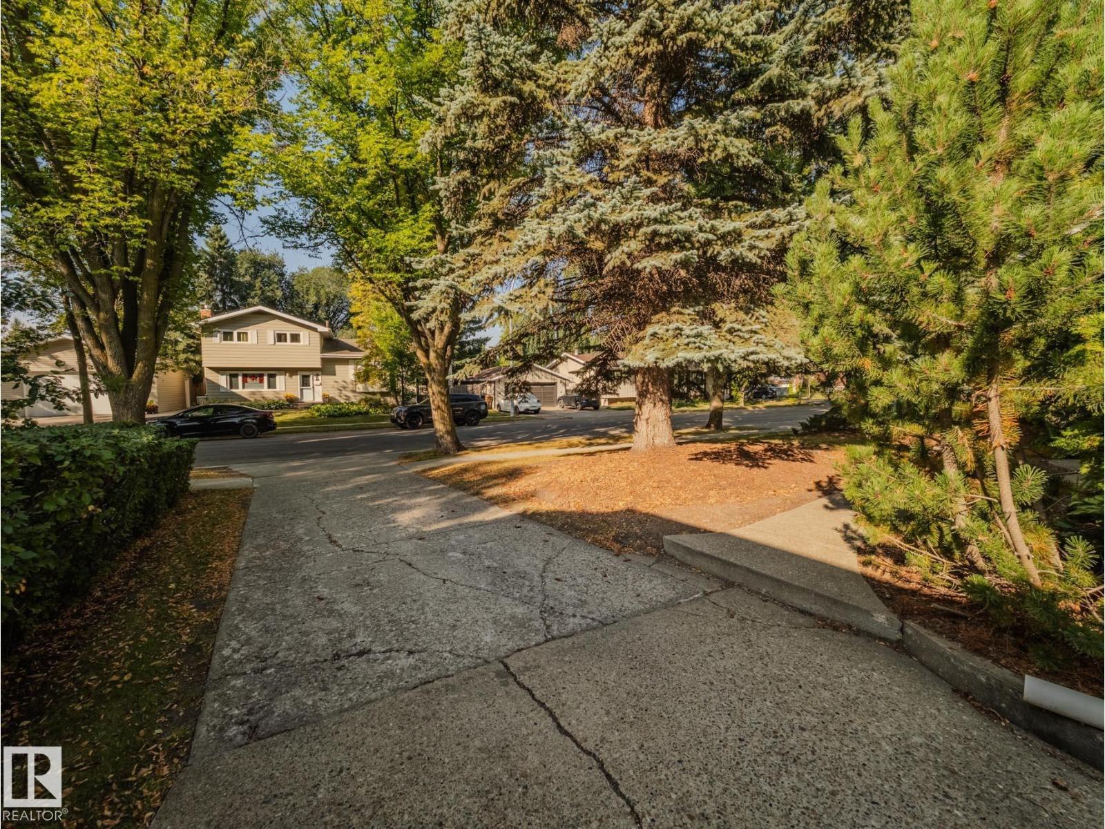 Photo 55 of 50 Flagstone Cr, St Albert AB