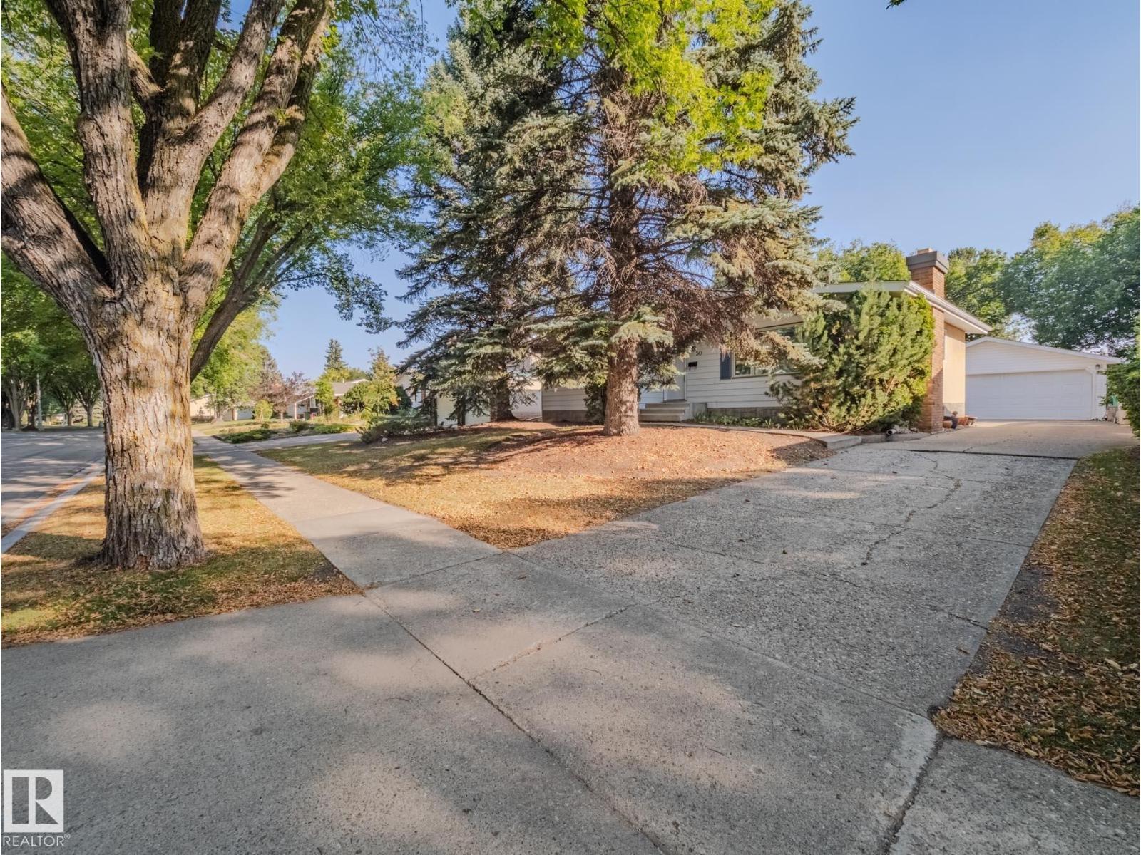 Photo 61 of 50 Flagstone Cr, St Albert AB