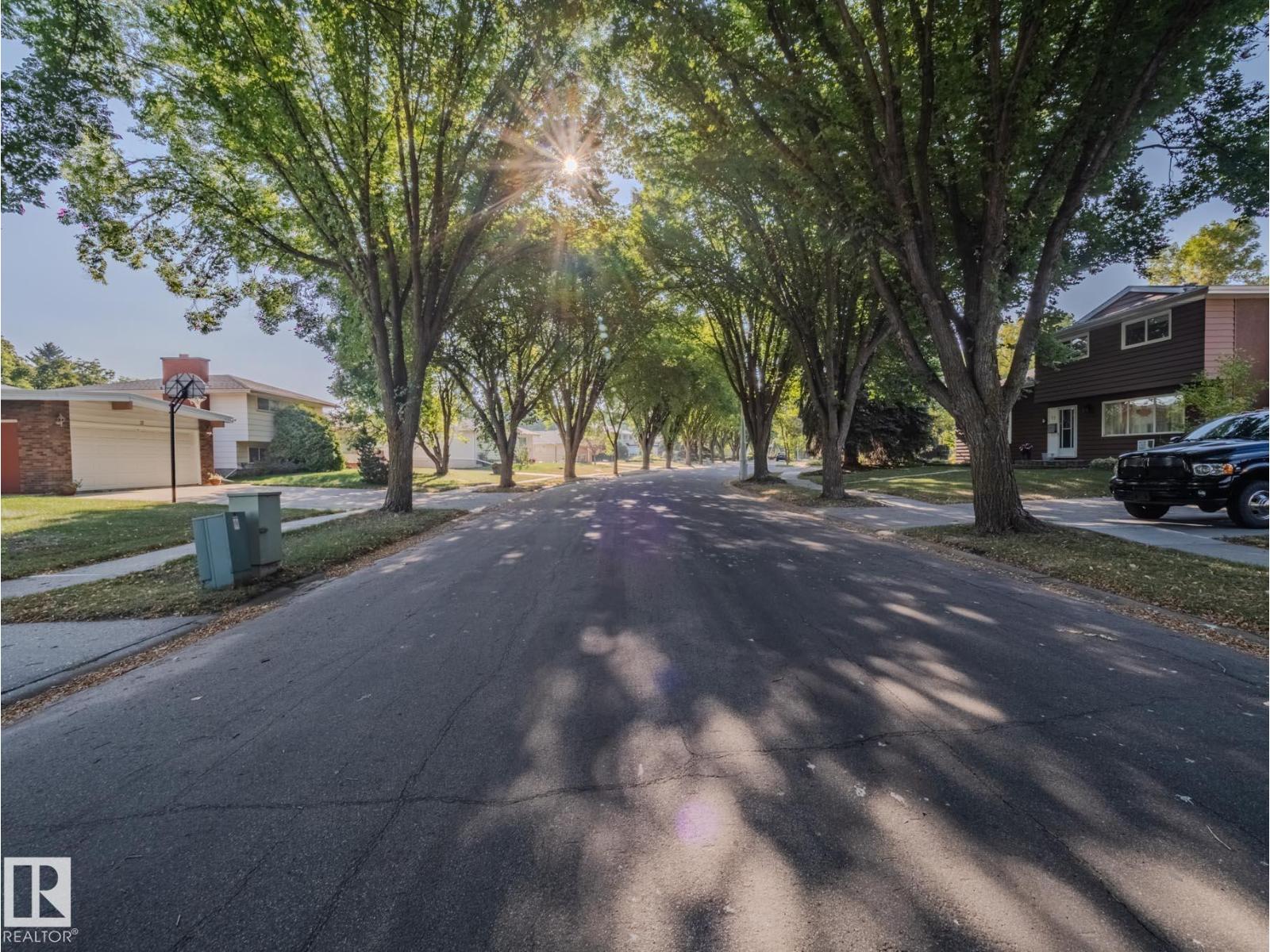 Photo 62 of 50 Flagstone Cr, St Albert AB