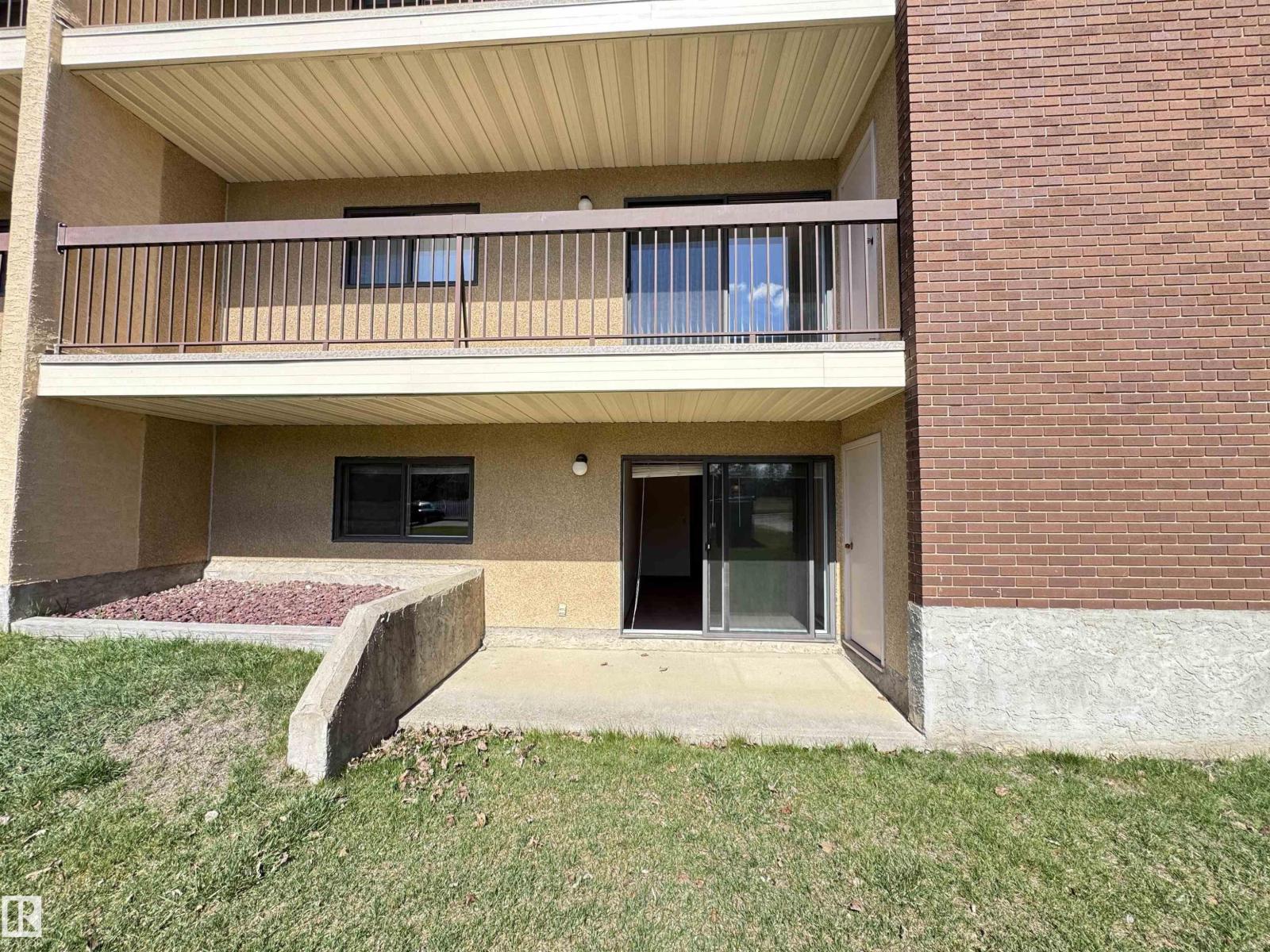 Photo 14 of 110 10511 19 Av Nw, Edmonton AB