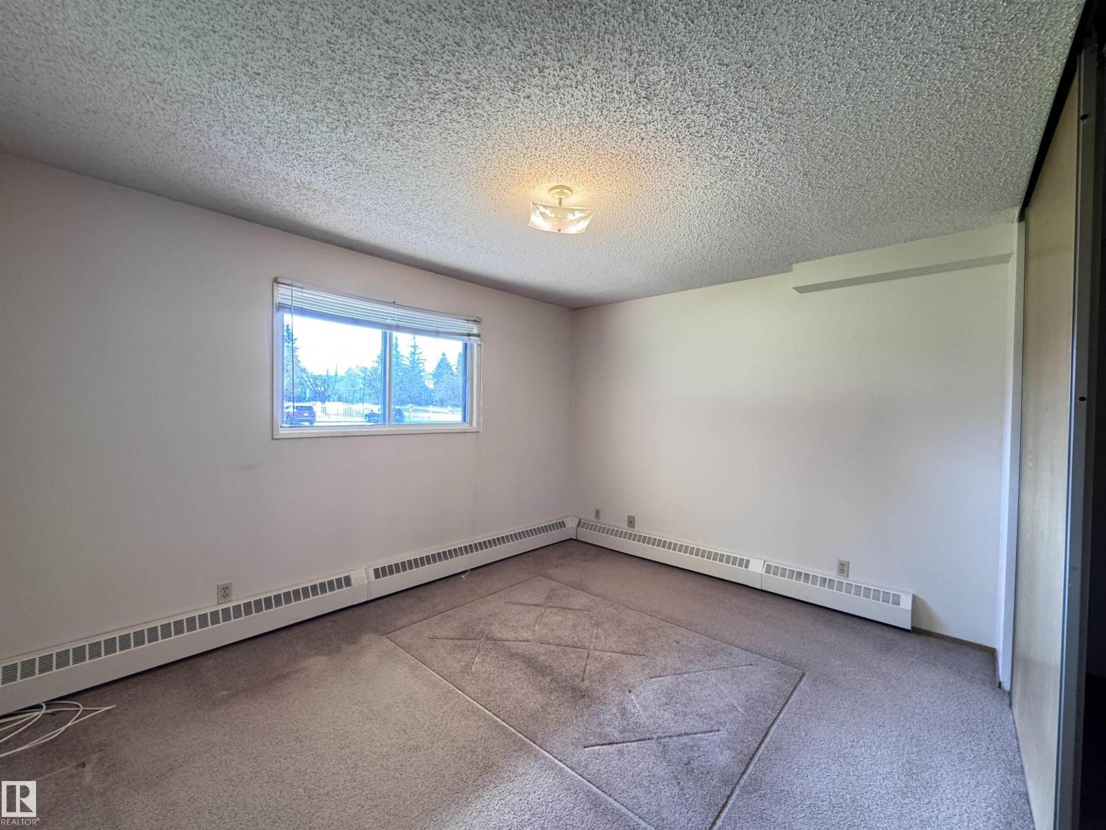 Photo 9 of 110 10511 19 Av Nw, Edmonton AB