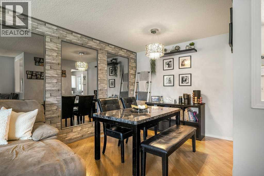 Photo 10 of 159 Rundlehorn Crescent Ne, Calgary AB