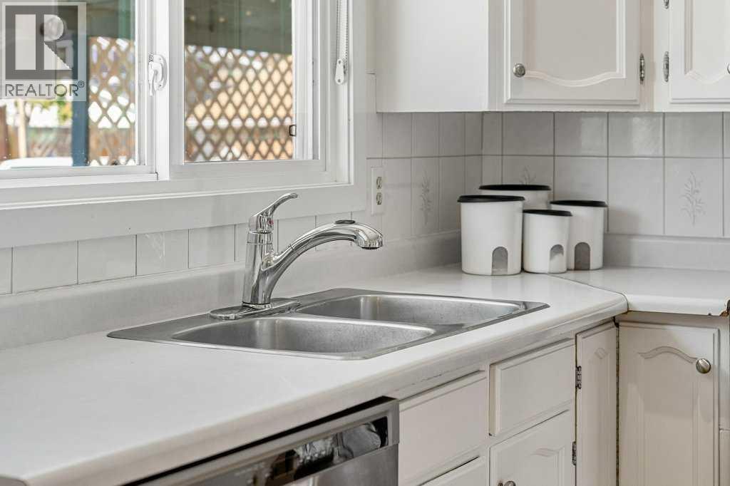 Photo 14 of 159 Rundlehorn Crescent Ne, Calgary AB