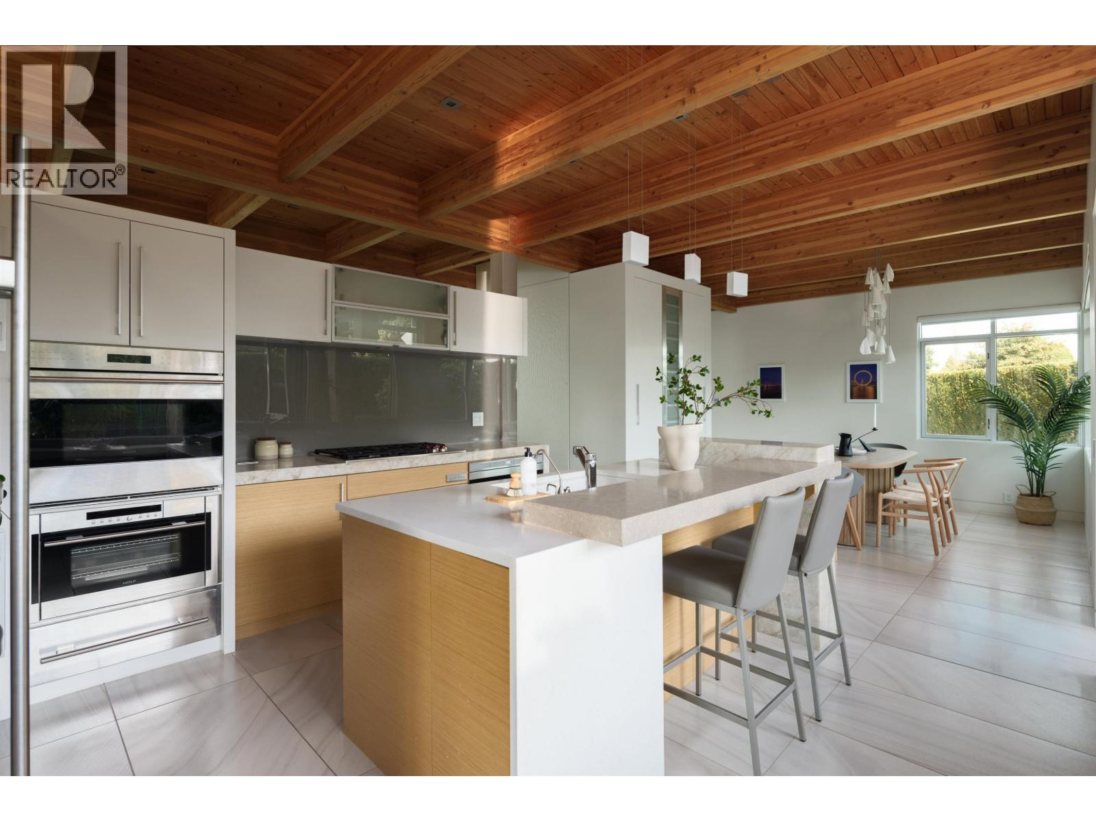 Photo 8 of 105 Peveril Avenue, Vancouver BC