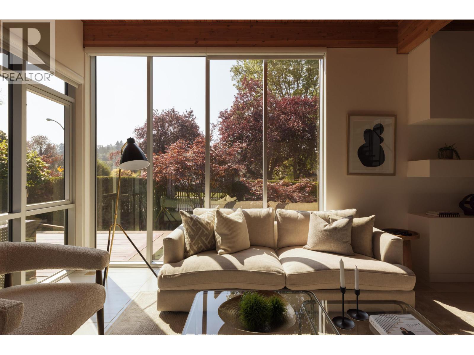 Photo 3 of 105 Peveril Avenue, Vancouver BC