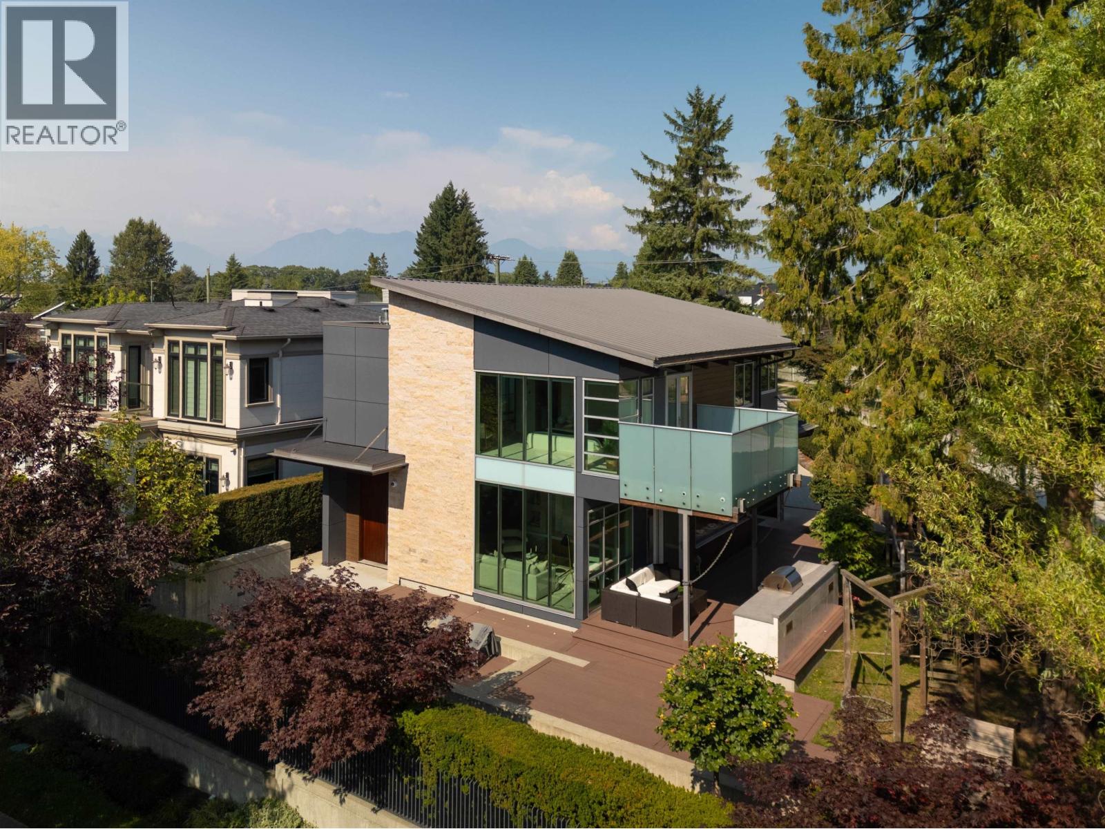 Photo 35 of 105 Peveril Avenue, Vancouver BC