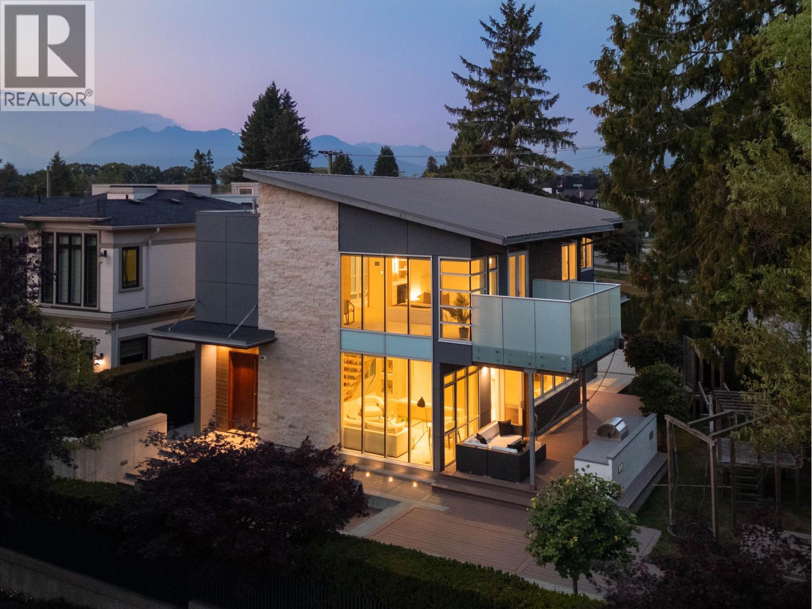 Photo 37 of 105 Peveril Avenue, Vancouver BC