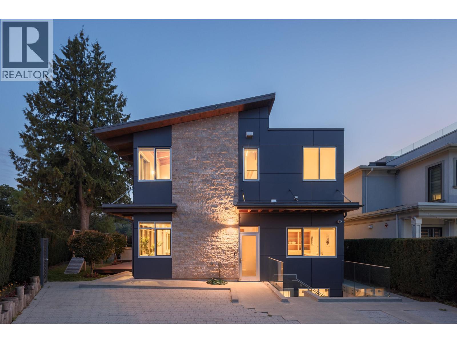 Photo 38 of 105 Peveril Avenue, Vancouver BC