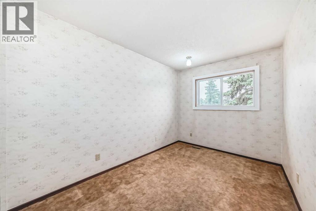 Photo 25 of 8 14736 Deerfield Drive Se, Calgary AB