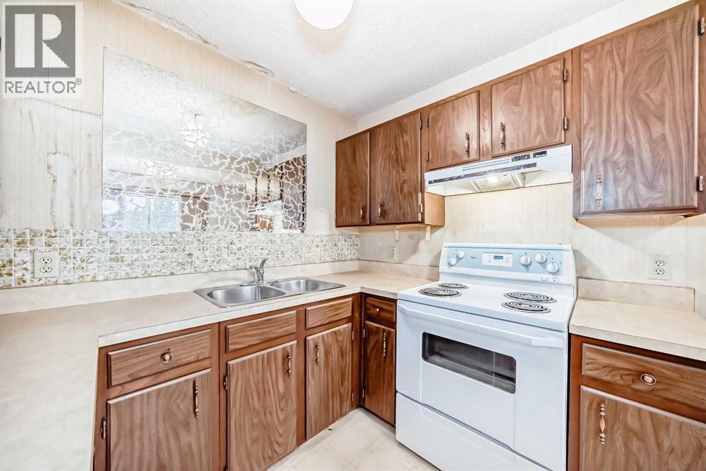 Photo 6 of 8 14736 Deerfield Drive Se, Calgary AB