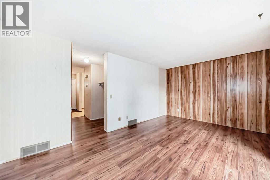 Photo 17 of 8 14736 Deerfield Drive Se, Calgary AB