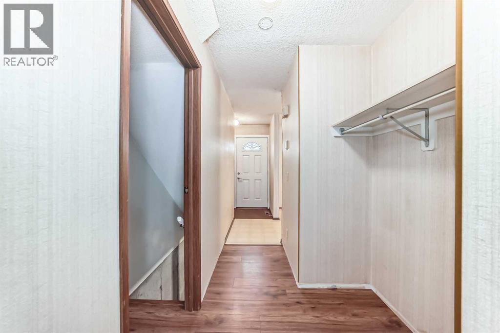 Photo 19 of 8 14736 Deerfield Drive Se, Calgary AB