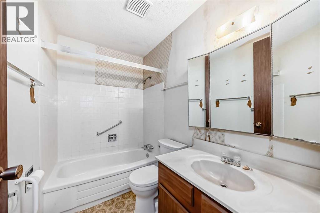 Photo 27 of 8 14736 Deerfield Drive Se, Calgary AB