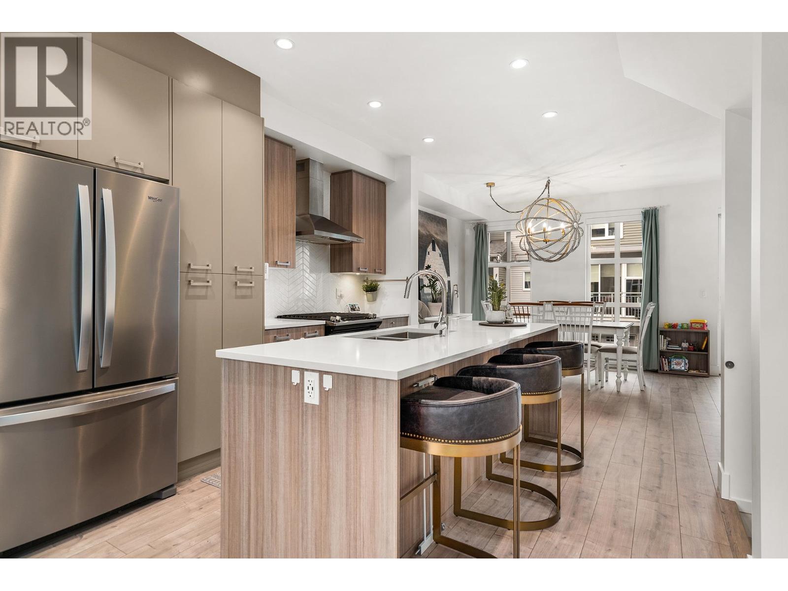Photo 9 of 49 24076 112 Avenue, Maple Ridge BC