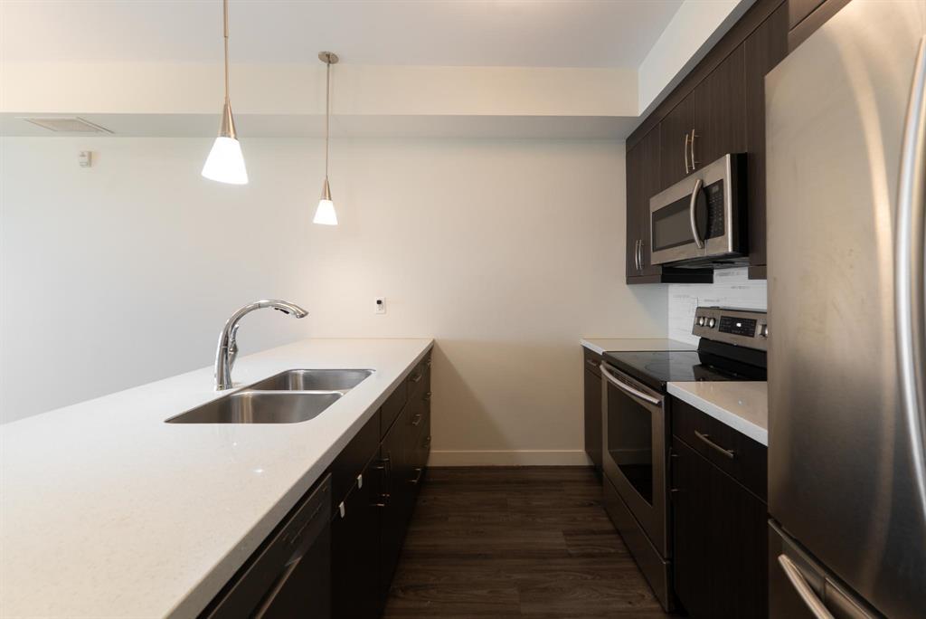 Photo 11 of 215 10 Hill Grove Point, Winnipeg MB