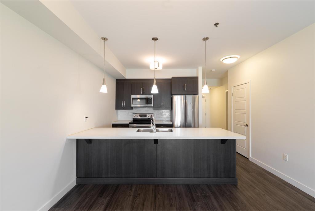 Photo 9 of 215 10 Hill Grove Point, Winnipeg MB