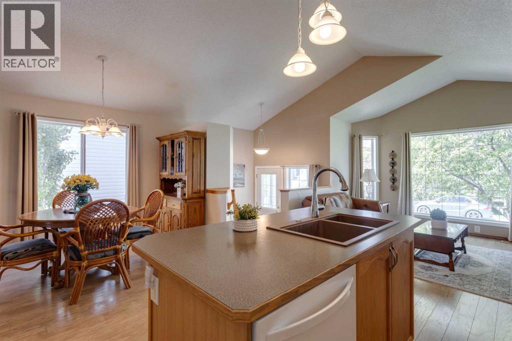 Photo 10 of 131 Citadel Mesa Close Nw, Calgary AB
