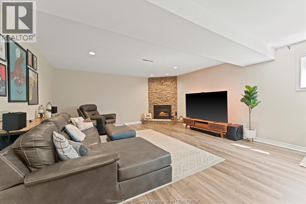 Photo 29 of 2180 Suzanne Street, Lasalle ON