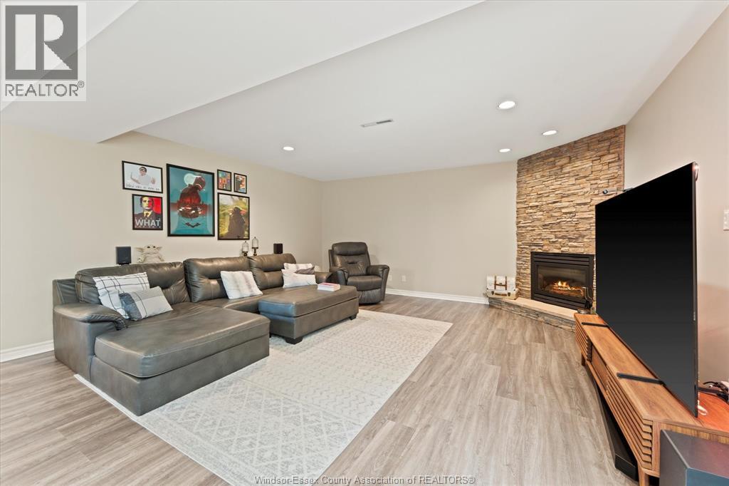Photo 27 of 2180 Suzanne Street, Lasalle ON