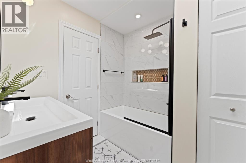 Photo 26 of 2180 Suzanne Street, Lasalle ON