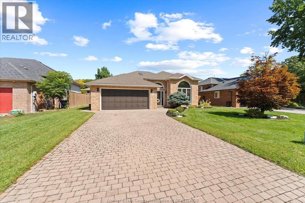 Photo 5 of 2180 Suzanne Street, Lasalle ON