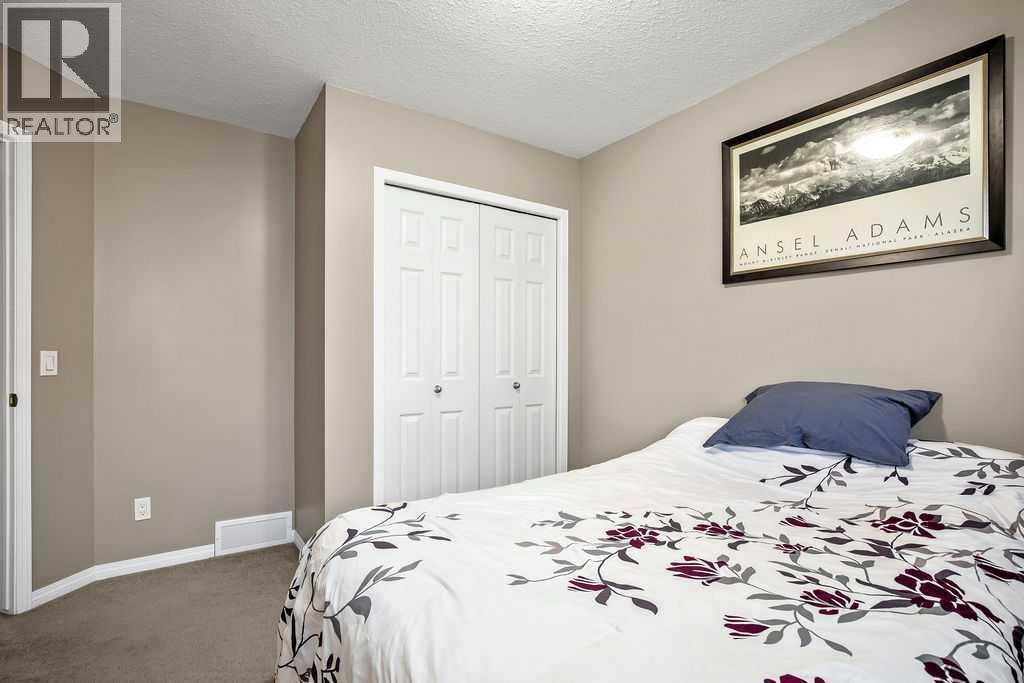 Photo 20 of 90 Cimarron Trail, Okotoks AB