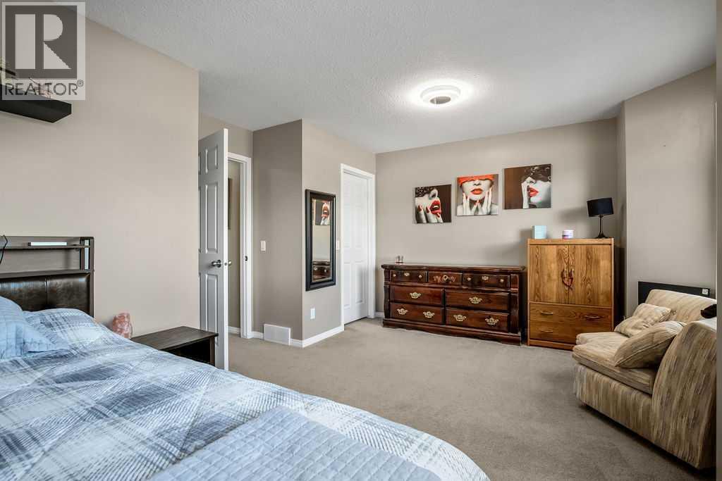 Photo 18 of 90 Cimarron Trail, Okotoks AB